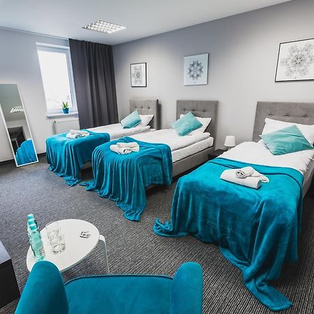 Czarno Na Bialym Hotell Krasków Eksteriør bilde