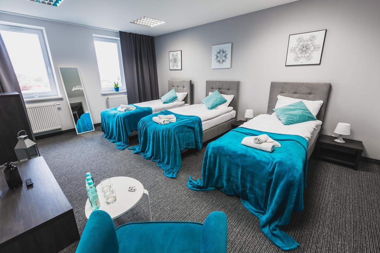 Czarno Na Bialym Hotell Krasków Eksteriør bilde