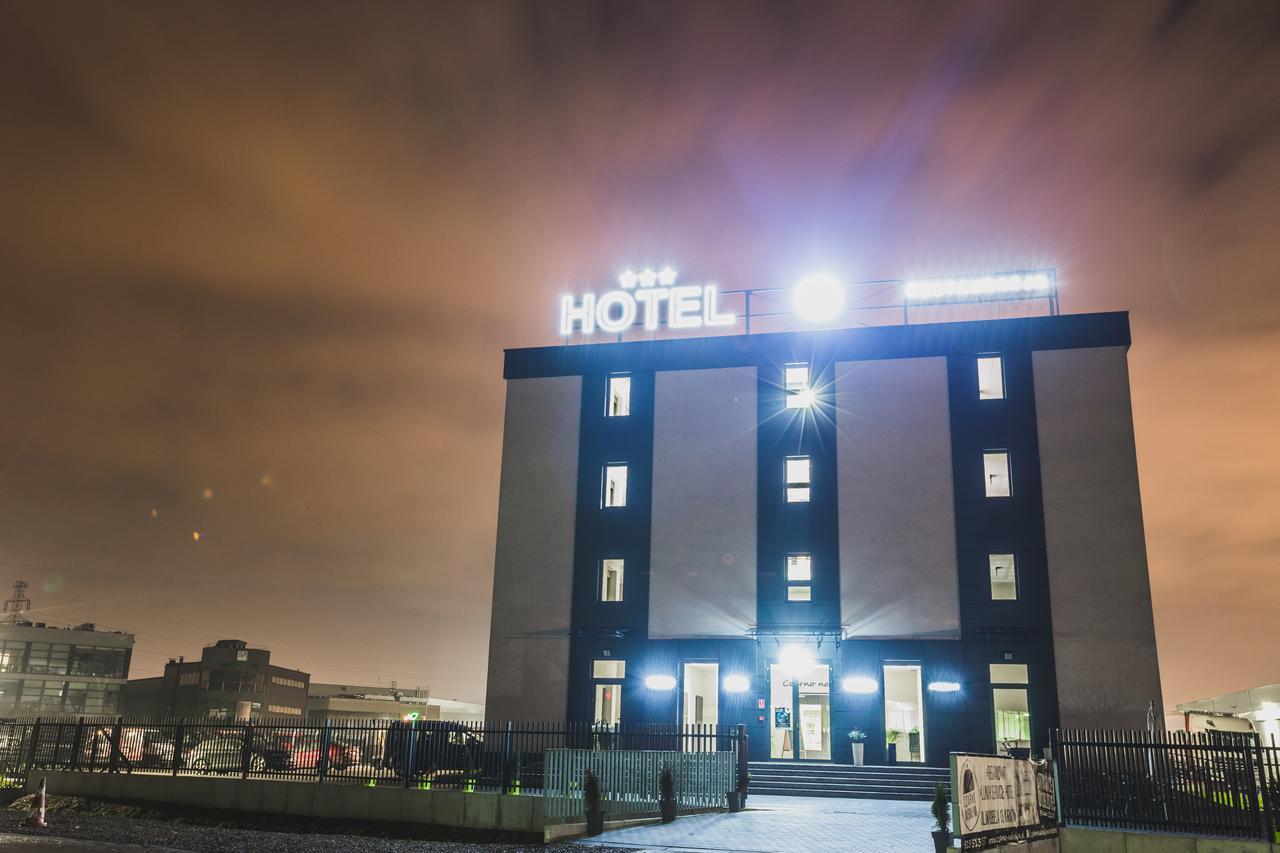 Czarno Na Bialym Hotell Krasków Eksteriør bilde